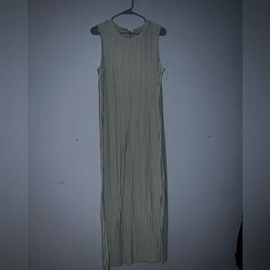 A new day pleated maxi dress sage green size small